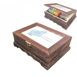 Boîte de bois acajou avec 3 savons